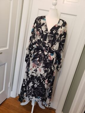 NWT City Chic Midi Floral Dress size XS/14W 100% Viscose, Colorful